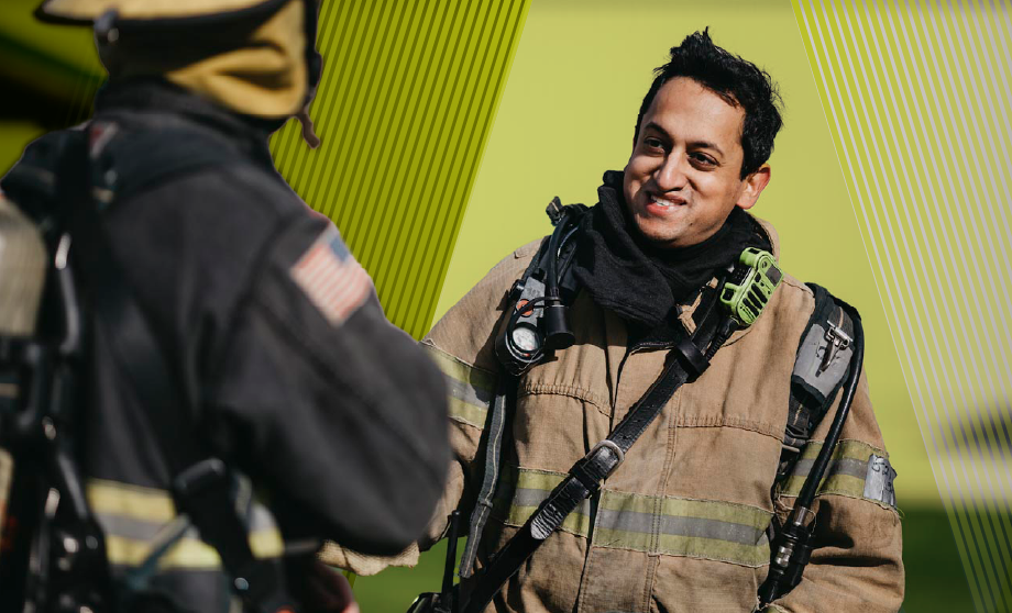 Image male firefighter smiling